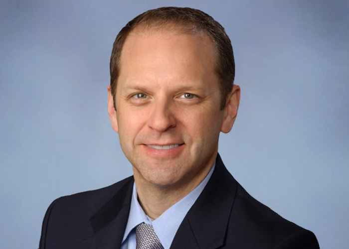 professional headshot of Darren Wennen
